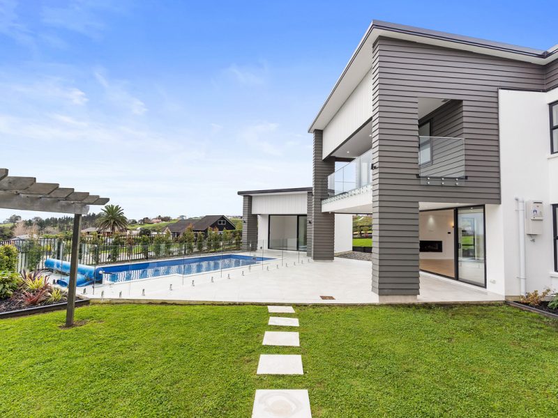 POOL FENCE (2)