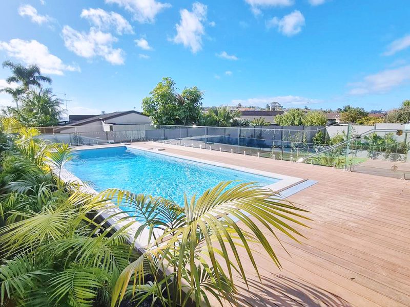 POOL FENCE (7)
